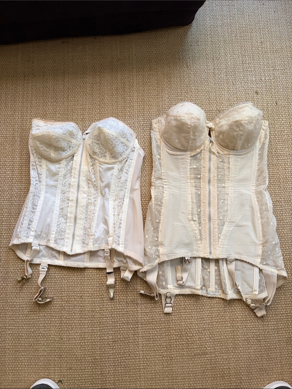 Bali Ivory/Off-White Lace Longline Bustier Corsets (Pair) vintage 1960’s - Picture 2 of 7